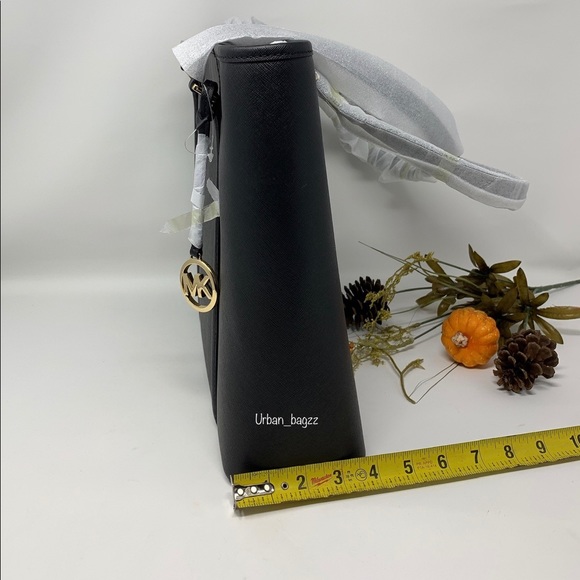 Michael Kors Sady Medium Tote - Picture 5 of 11